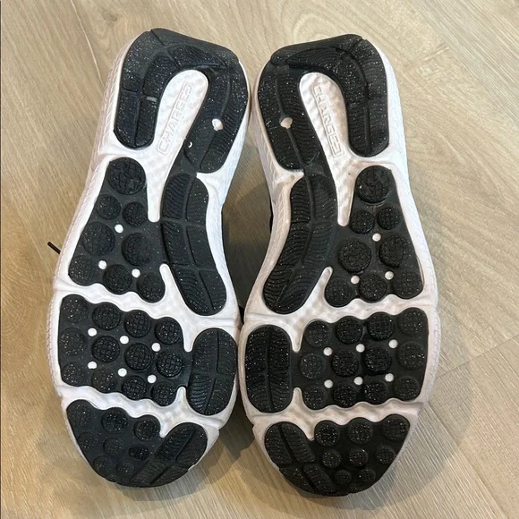 Under Armour Black Athletic Shoes with White Soles, Men’s Size 9.5 Extra Wide - Picture 4 of 6